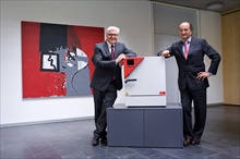 SPD Chairman Dr. Frank-Walter Steinmeier visits BINDER GmbH